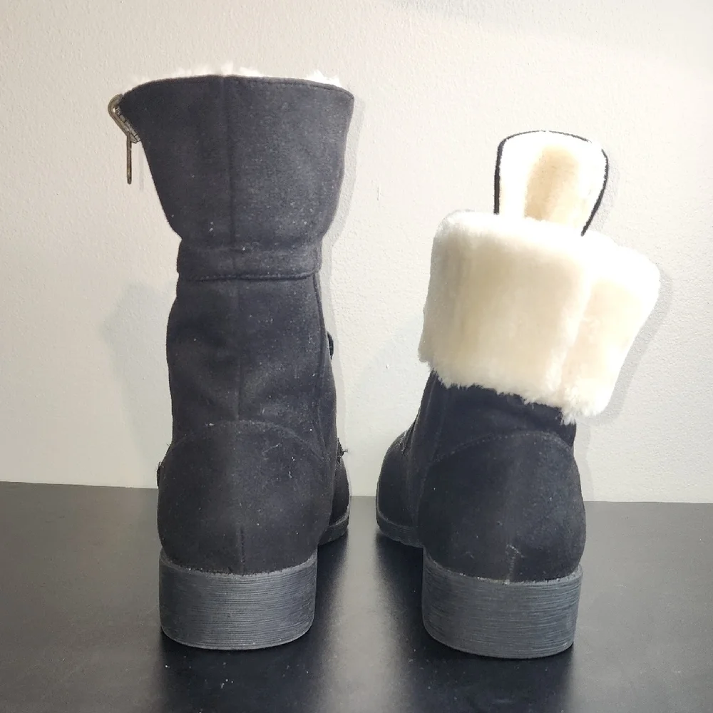 Comfortview Winter Boots Black and Cream Faux Fur Cuff